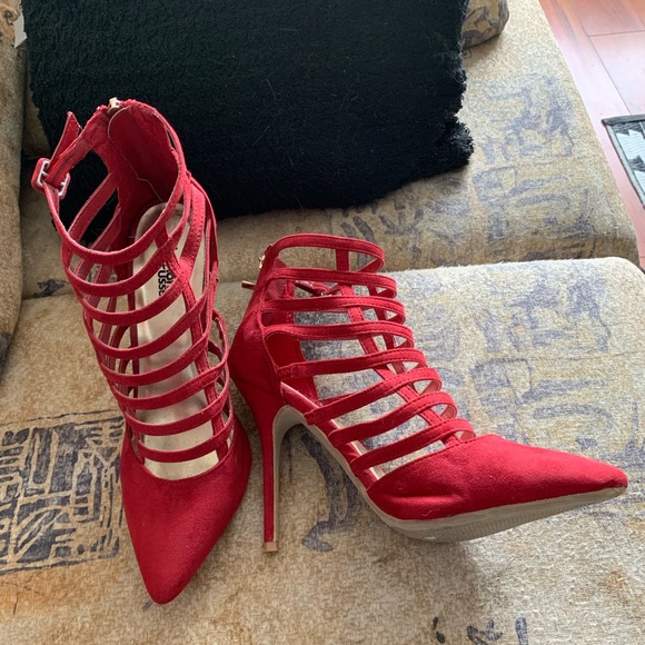 Charlotte Russe Red stiletto heels with gold cross on the back size 9 - Picture 15 of 15